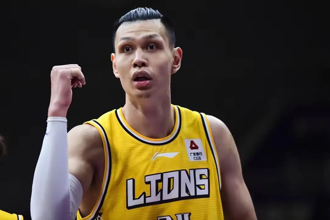 爱游戏体育官网-CBA球员因累计犯规暂停比赛(cba球员因累计犯规暂停比赛怎么办)