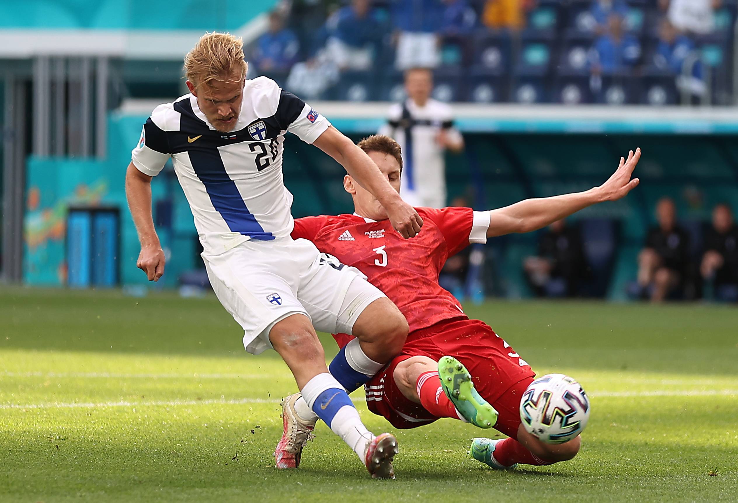 足球赛事精彩纷呈,球员技术高超惊艳全场的简单介绍 足球赛事精彩纷呈,球员技术高超惊艳全场的简单介绍