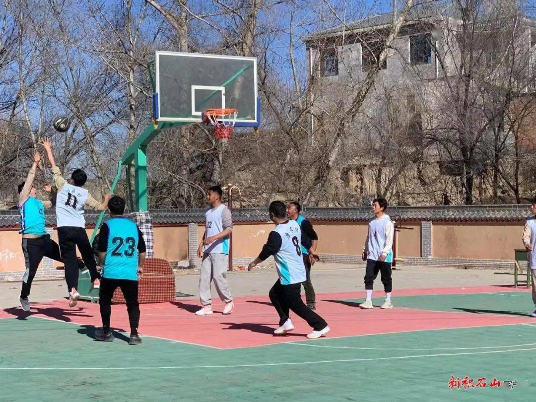 赛场上篮球传奇继续,燃情比赛的简单介绍 赛场上篮球传奇继续,燃情比赛的简单介绍