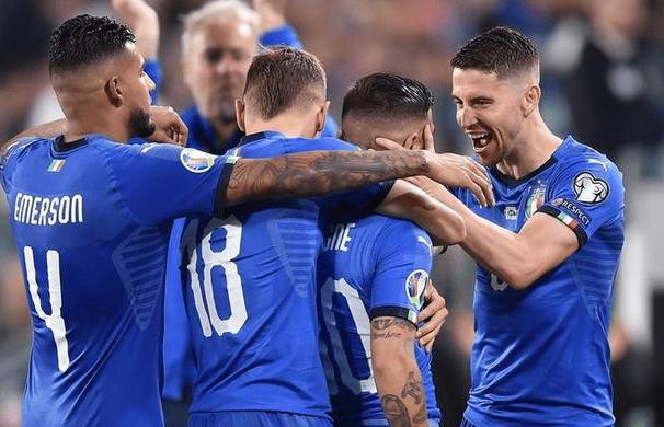 强强对决!欧预赛比赛现场惊现激情对攻的简单介绍 强强对决!欧预赛比赛现场惊现激情对攻的简单介绍