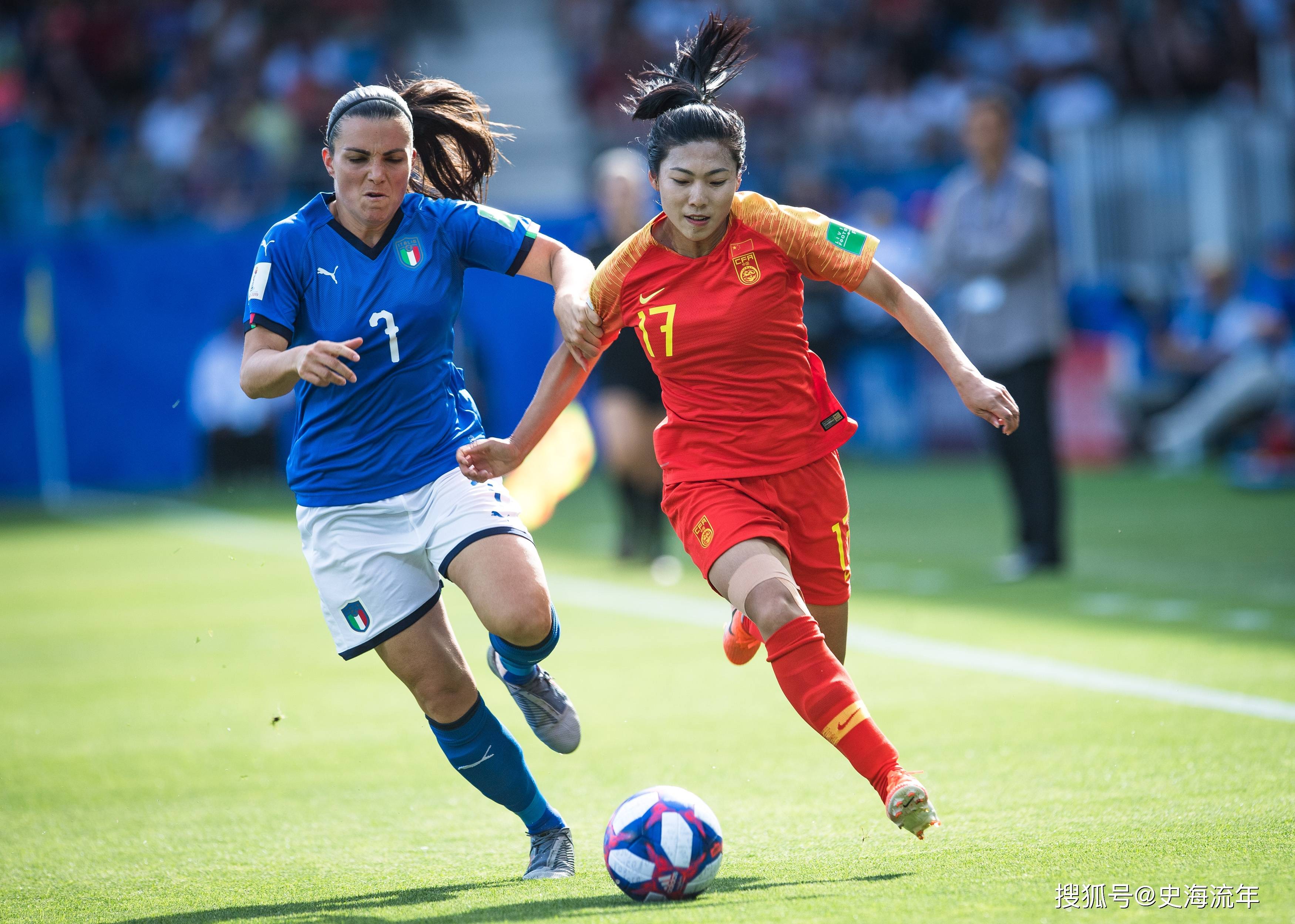 中国女足队员们斗志昂扬,赢得胜利的简单介绍 中国女足队员们斗志昂扬,赢得胜利的简单介绍