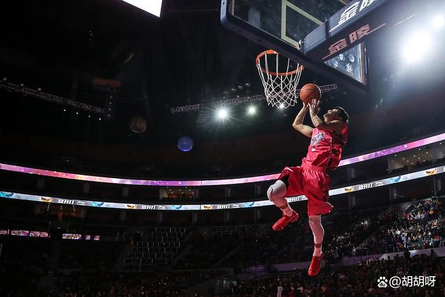 爱游戏官方入口-关于篮球之神队霸气夺冠，东部全取好成绩的信息