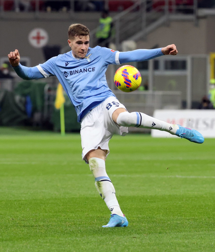 爱游戏登录-意大利足球：拉齐奥球员表现出色，球队前景看好