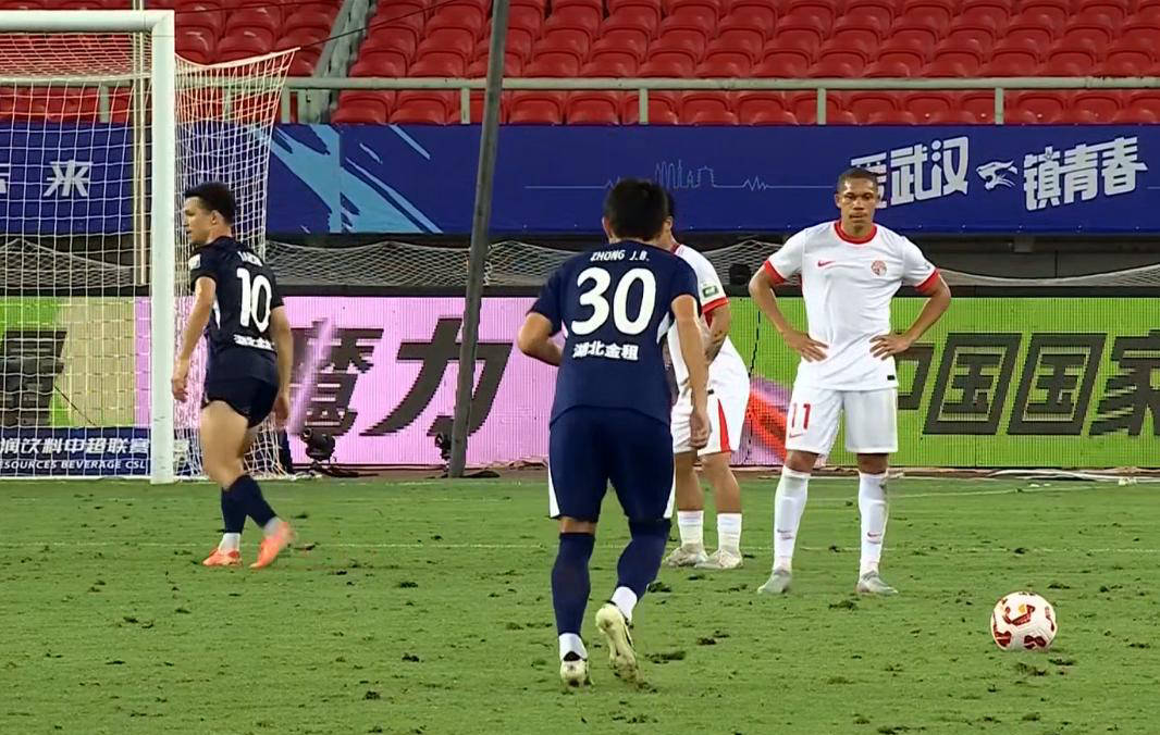 爱游戏体育下载-关于帕德博恩取得关键胜利，积分攀升的信息