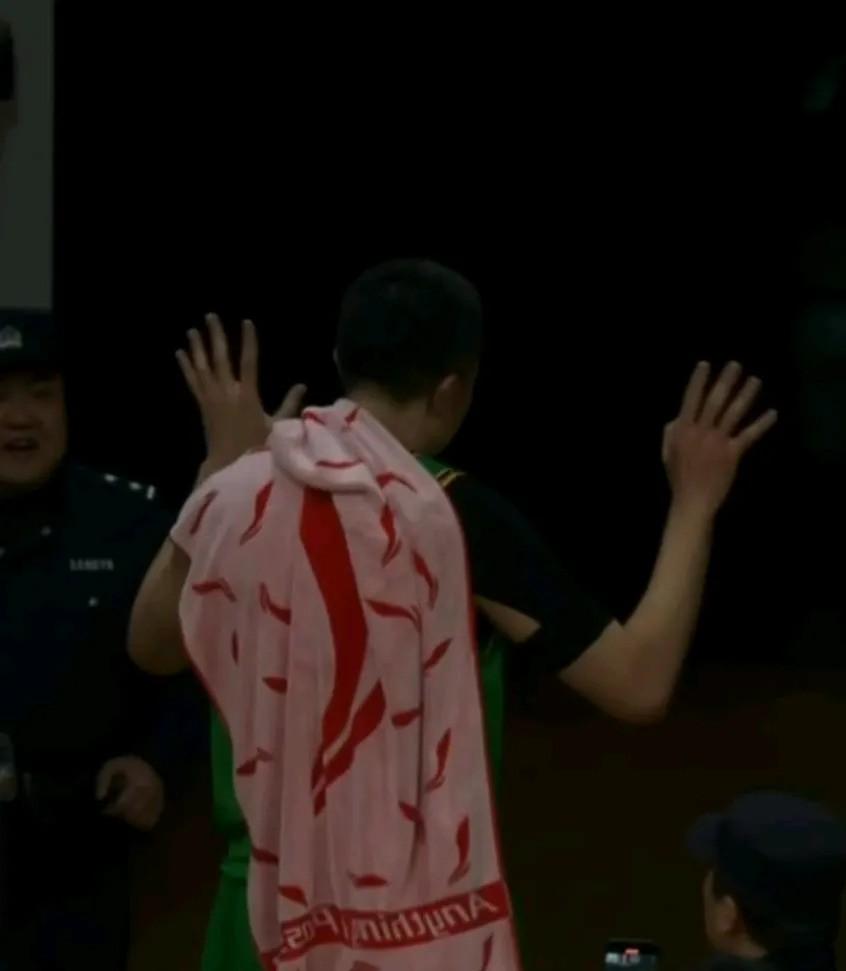 辽宁队强势登顶，掀起比赛僵局的简单介绍