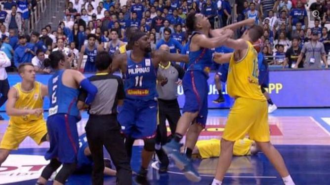 激烈交锋！顶尖球队展开激烈战斗的简单介绍