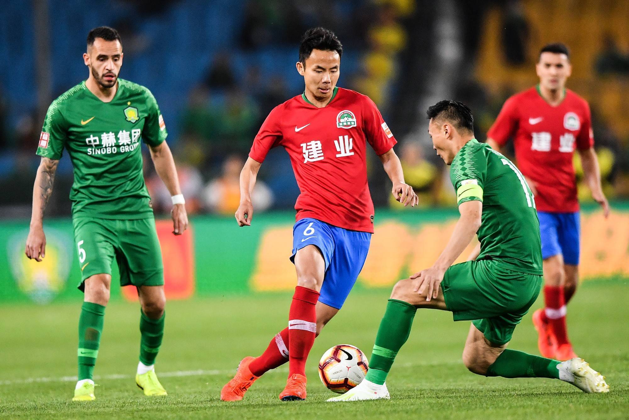 包含建业主场平局，球队整体表现平稳的词条