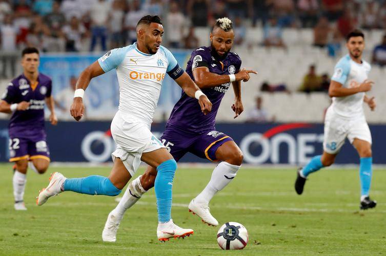 尼斯主场战胜阿尼耶斯，保持领头羊地位