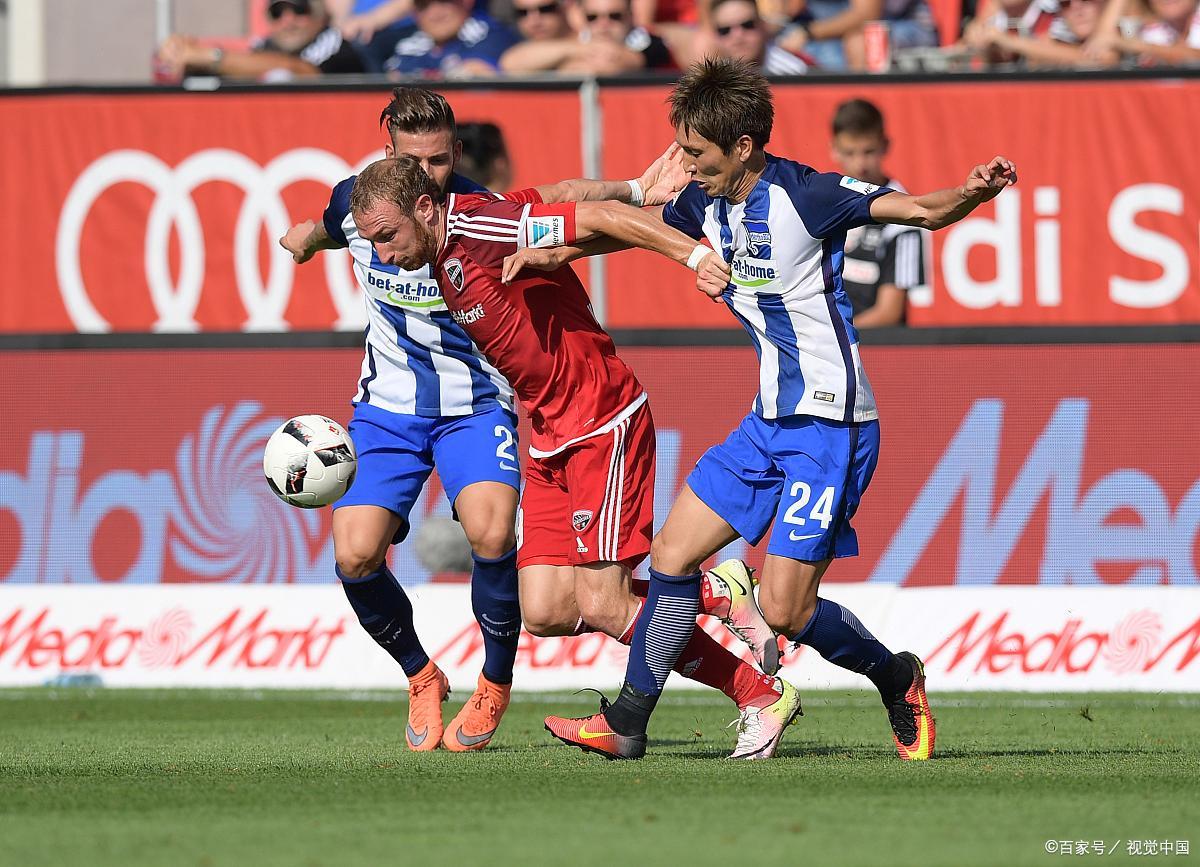 关于沙尔克04表现低迷,球迷呼吁主帅下课的信息 关于沙尔克04表现低迷,球迷呼吁主帅下课的信息