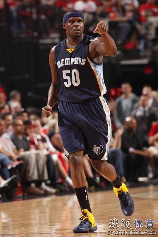 爱游戏官网-开拓者击败灰熊，利拉德神奇绝杀