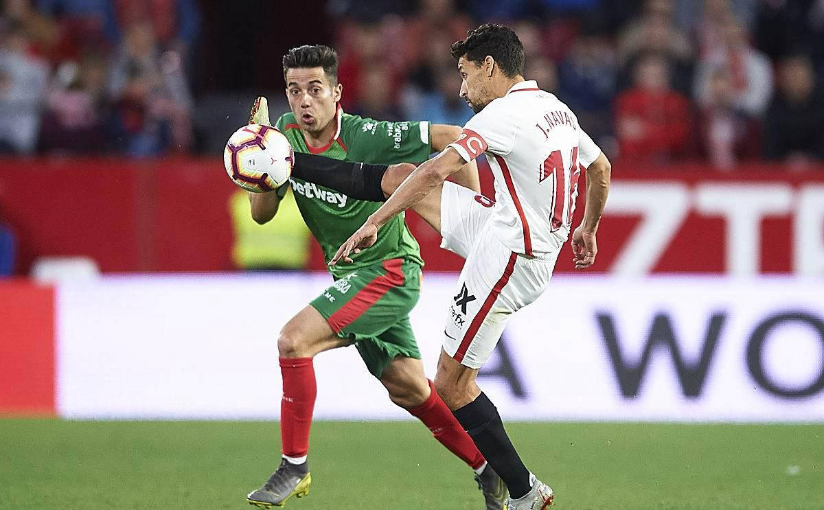 爱游戏入口-阿拉维斯不敌埃尔切，遭遇三连败陷入保级泥潭的简单介绍